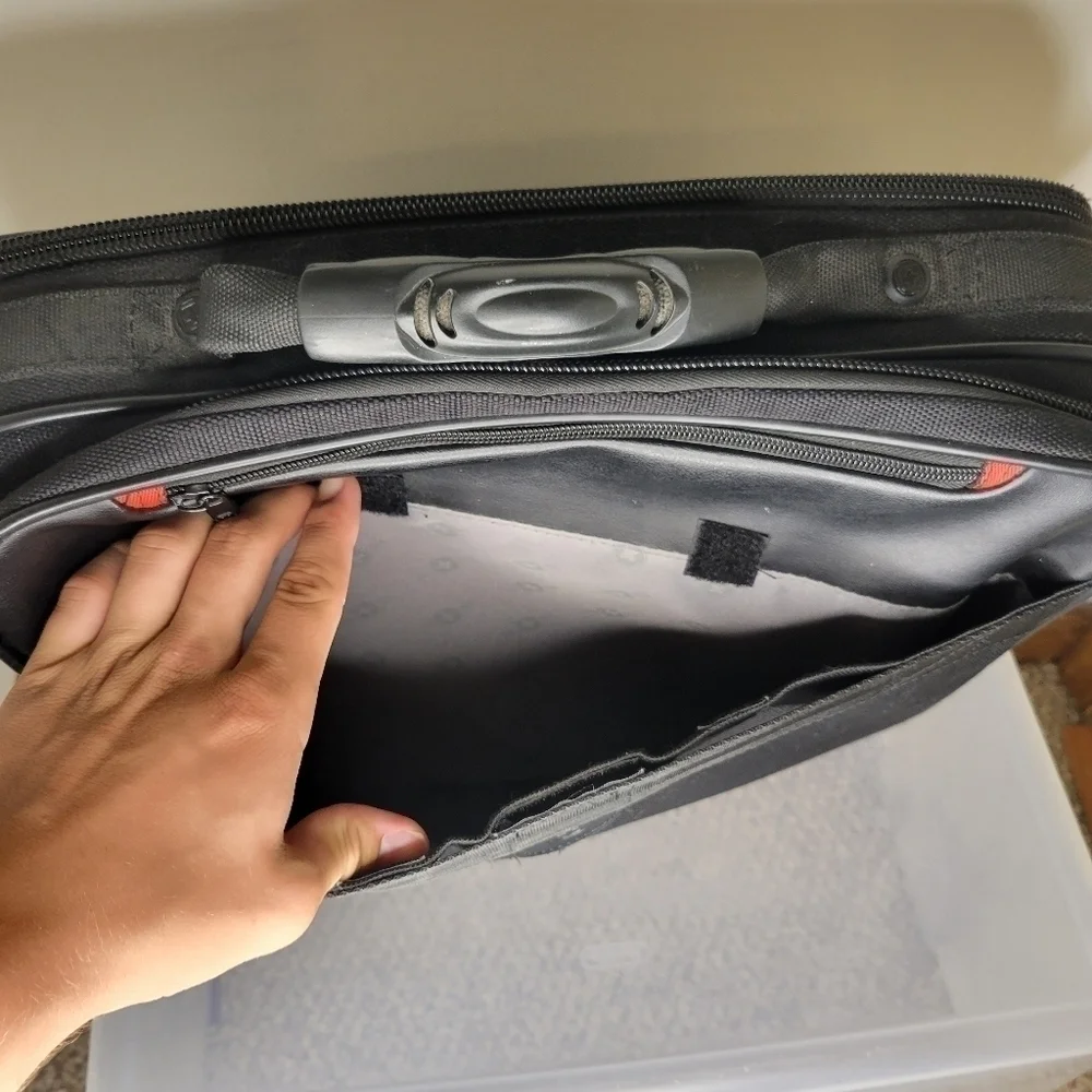 𝅺SWISSGEAR Laptop Bag - Great Condition